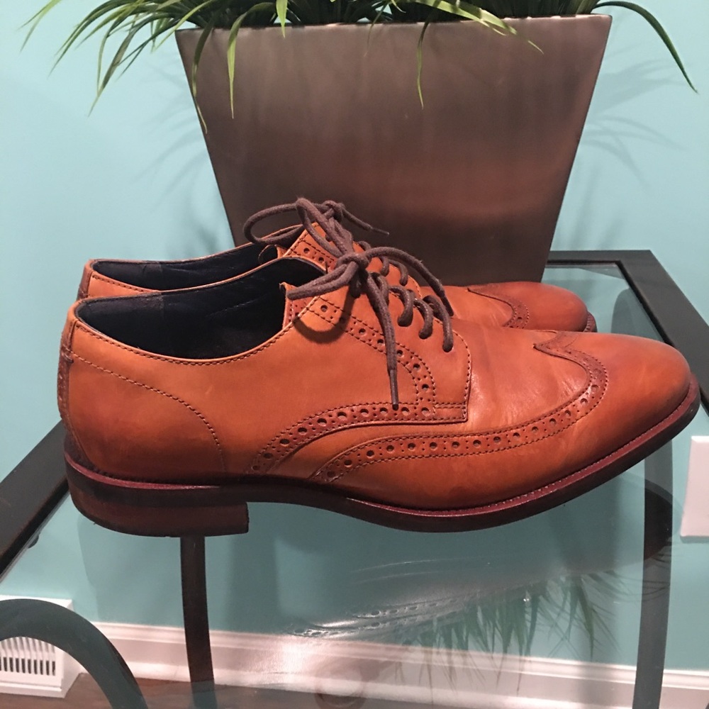 Cole Haan Wing Tip shoes Size 9 - Picture 3 of 6